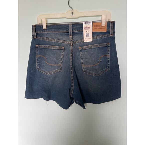 Levi Strauss NWT High-Rise 3” comfort stretch Vintage Inspired shorts Size 8 - Picture 2 of 13